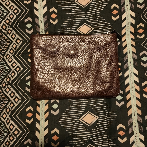 COACH MEDIUM POUCH WITH VARSITY STRIPE (COACH F22499) - Picture 2 of 9